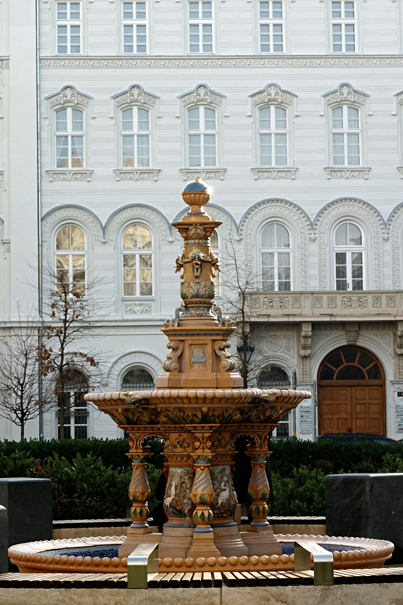 Budapest - Zsolnay-díszkút