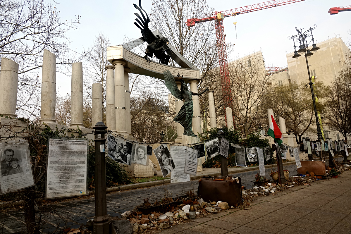 Budapest - Gedenkstätte für die Opfer der Deutschen Besetzung