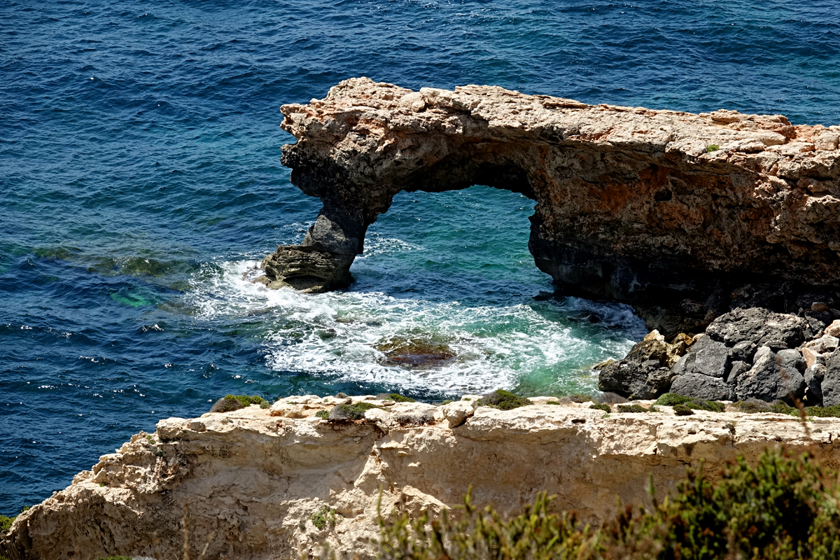 Ħaġar Qim - Blick auf Għar Ħanex