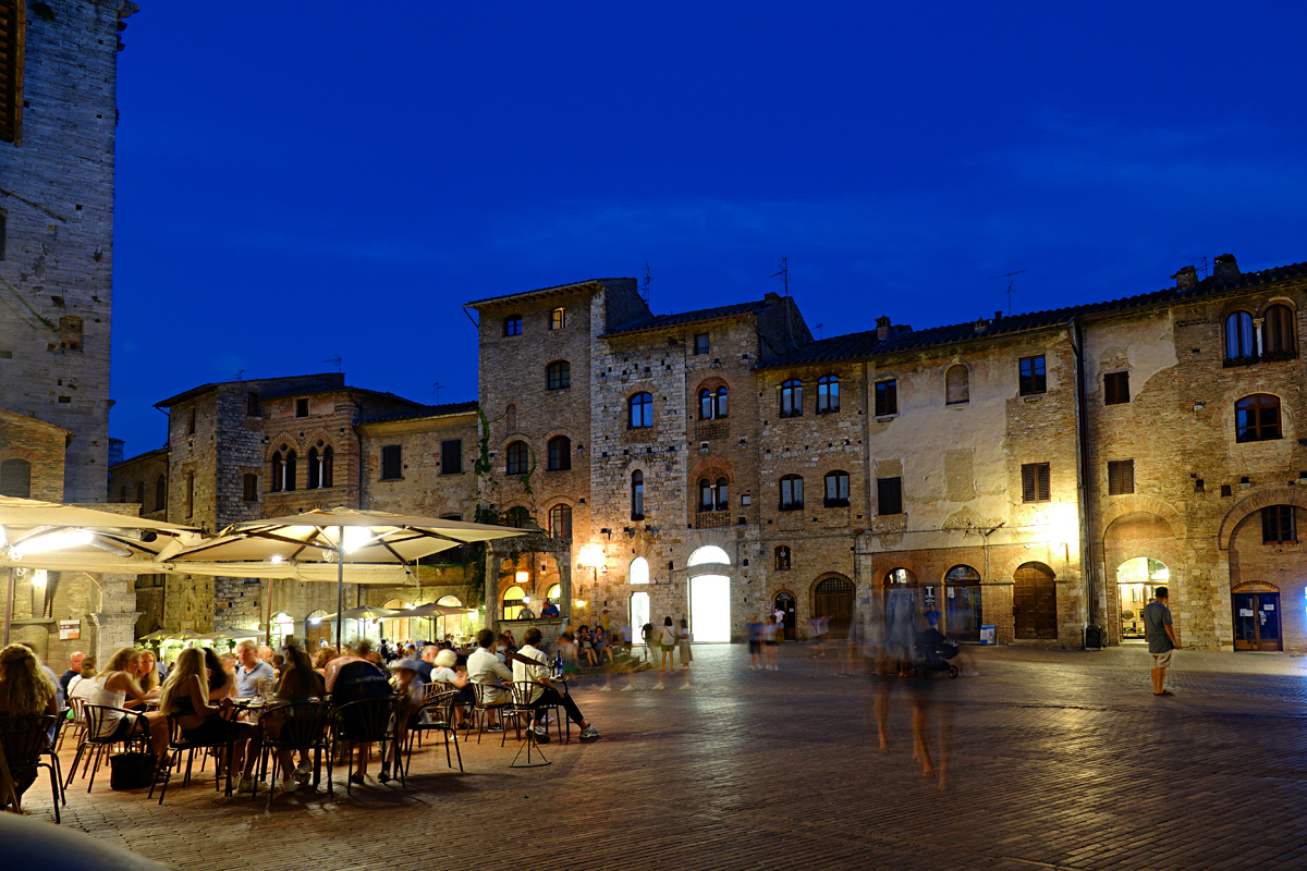 San Gimignano 2021 - Piazza della Cisterna San Gimignano 2021 - Piazza della Cisterna