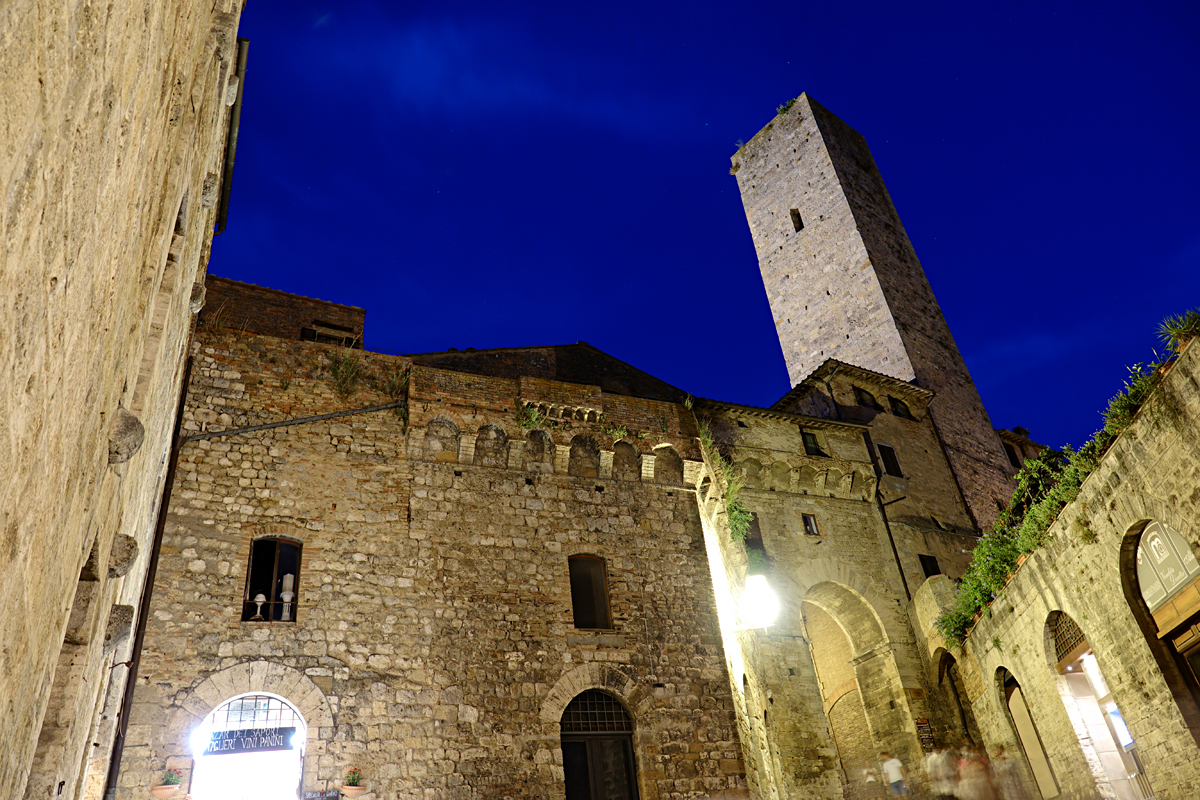 San Gimignano 2021 - Impression bei Nacht San Gimignano 2021 - Impression bei Nacht