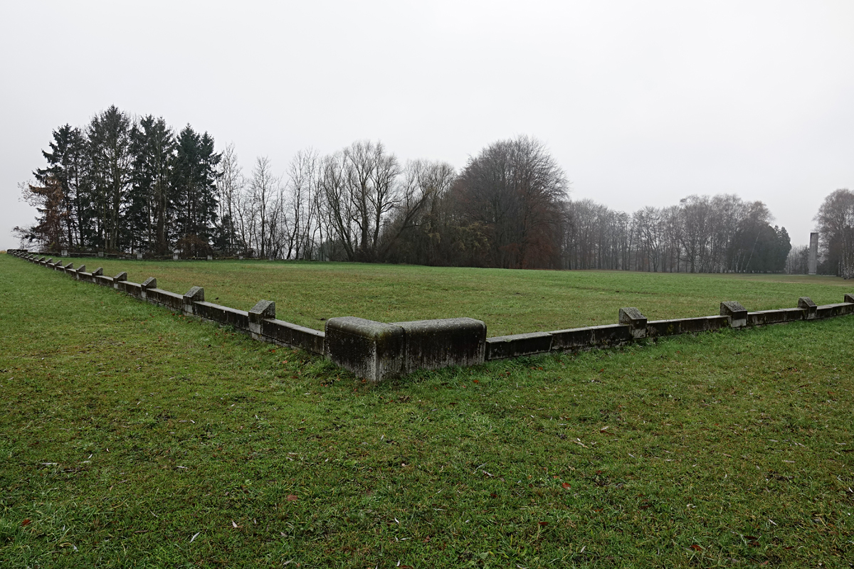 Sportplatz der SS - KZ Mauthausen Sportplatz der SS - KZ Mauthausen