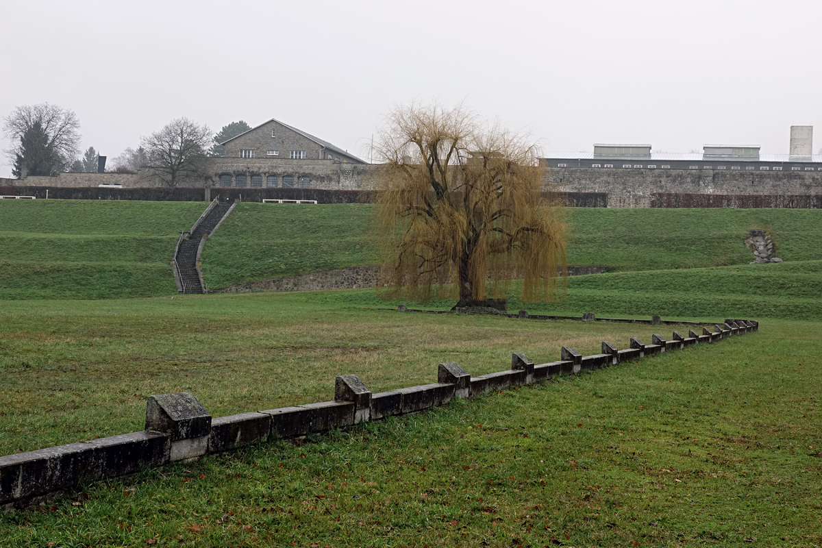 Sportplatz der SS - KZ Mauthausen Sportplatz der SS - KZ Mauthausen