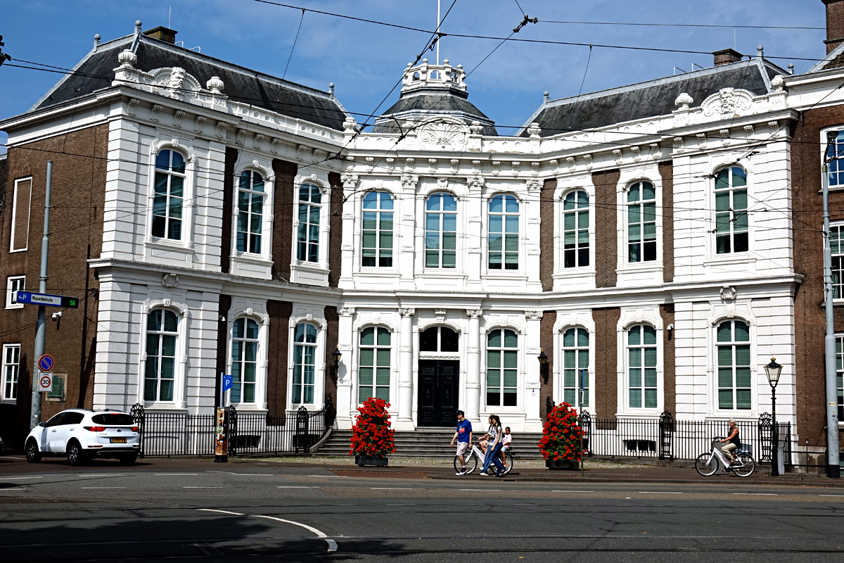 Den Haag - Paleis Kneuterdijk