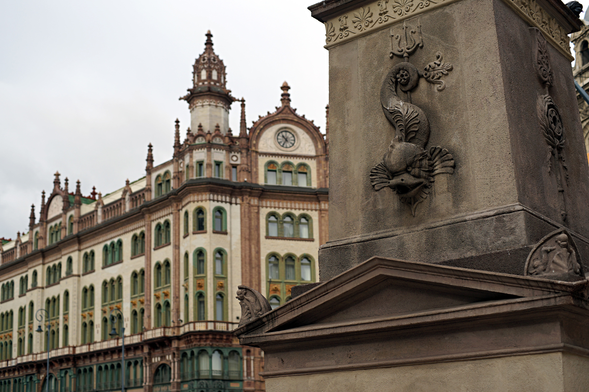2025-10-11-Budapest-BUD00052 Brunnen der Nereiden, Pariser Hof