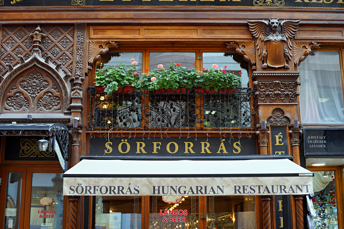 2025-10-11-Budapest-BUD00070 Restaurant Sörforrás