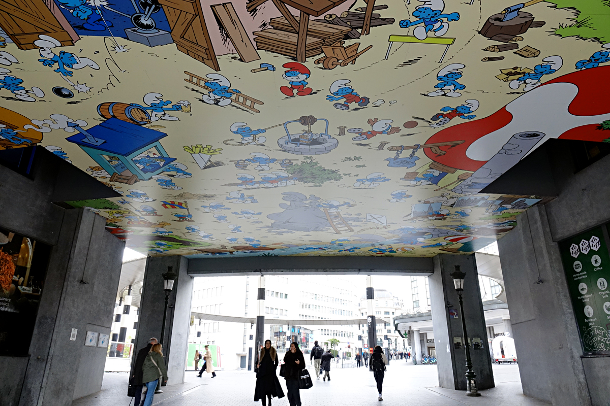 2025-10-31-Brüssel-BRU08300- Brüssel - Schlumpfpassage