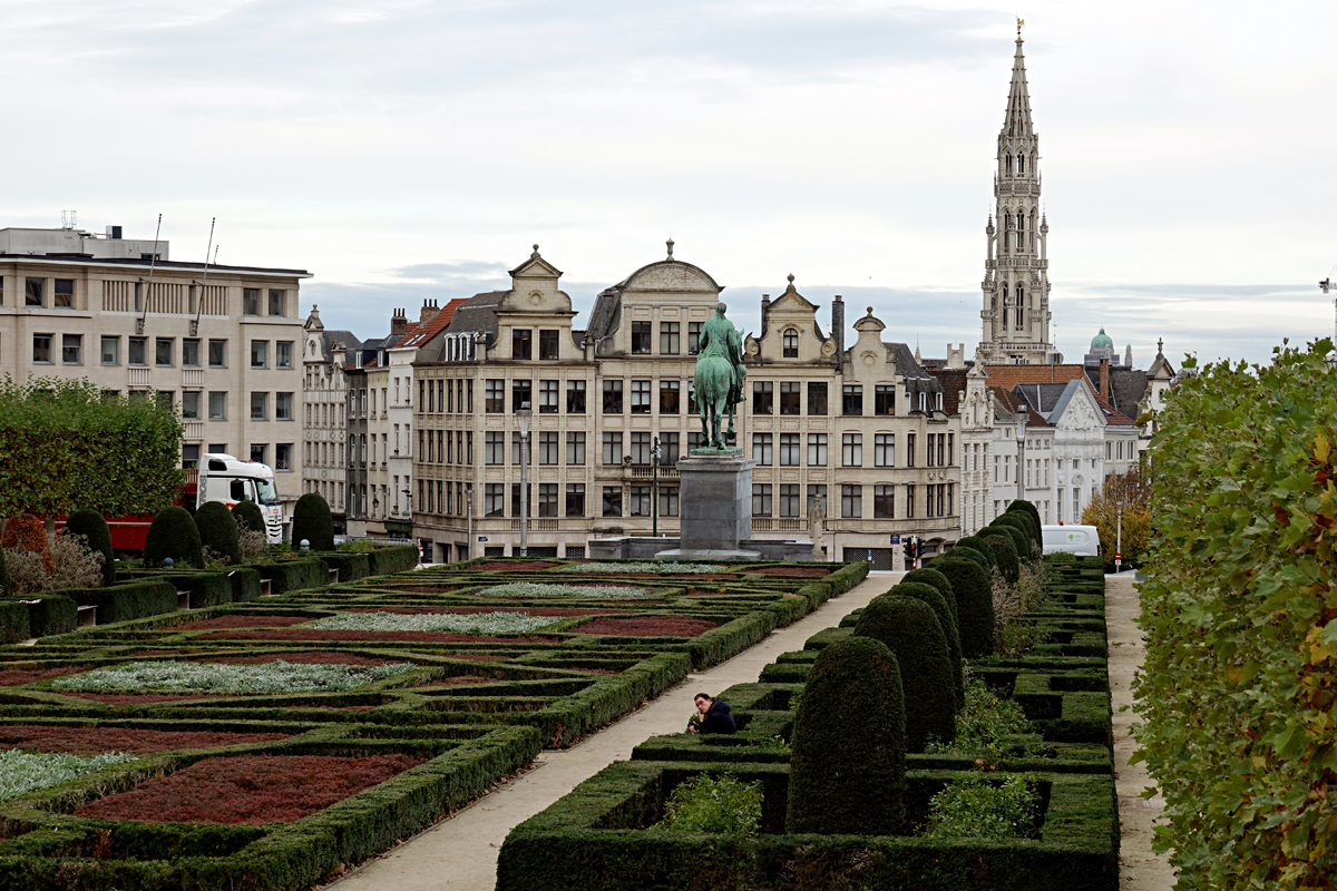 2025-10-31-Brüssel-BRU08305- Brüssel - Mont des Arts (Kunstberg)