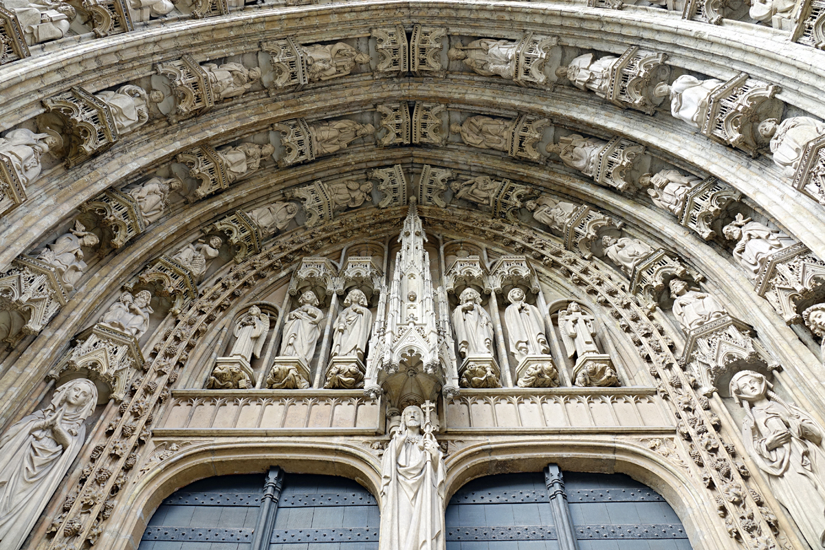 2025-10-31-Brüssel-BRU08405- Brüssel - Notre-Dame du Sablon