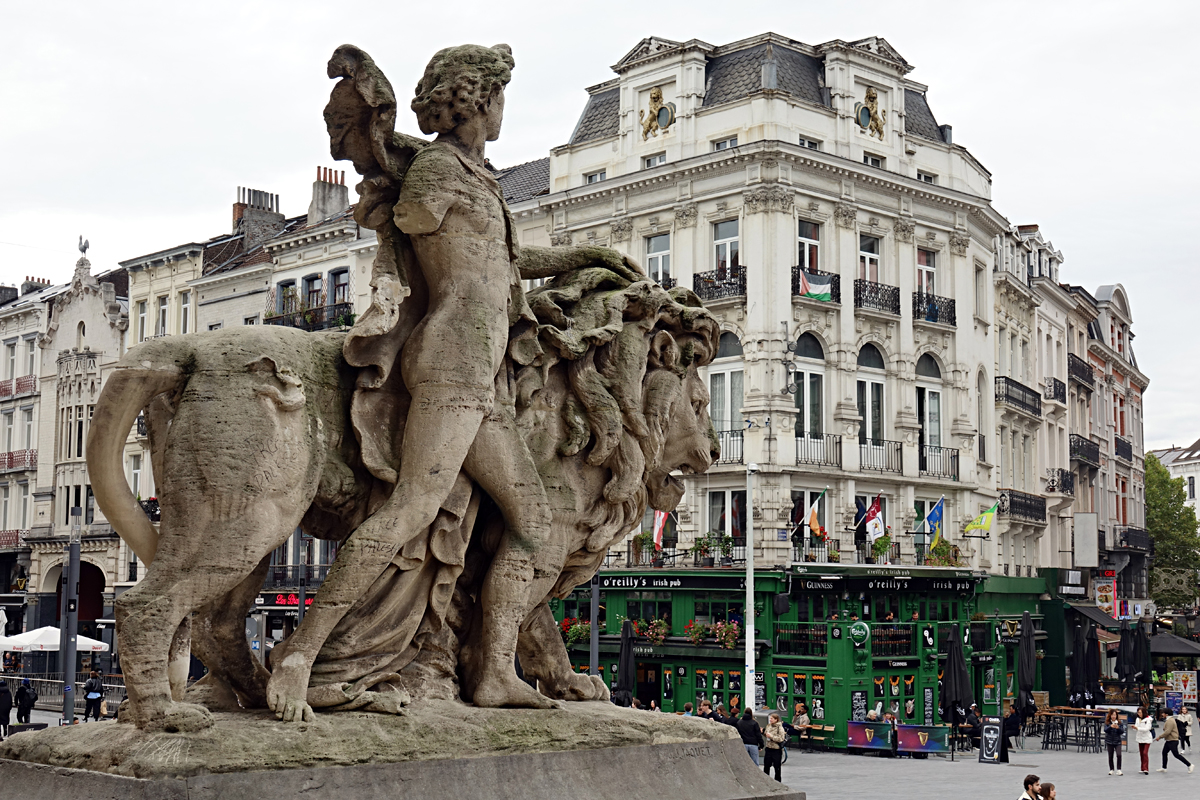 2025-10-31-Brüssel-BRU08433- Brüssel - Place de la Bourse