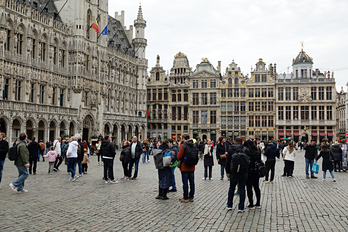2025-10-31-Brüssel-BRU08451- Brüssel - Grote Markt