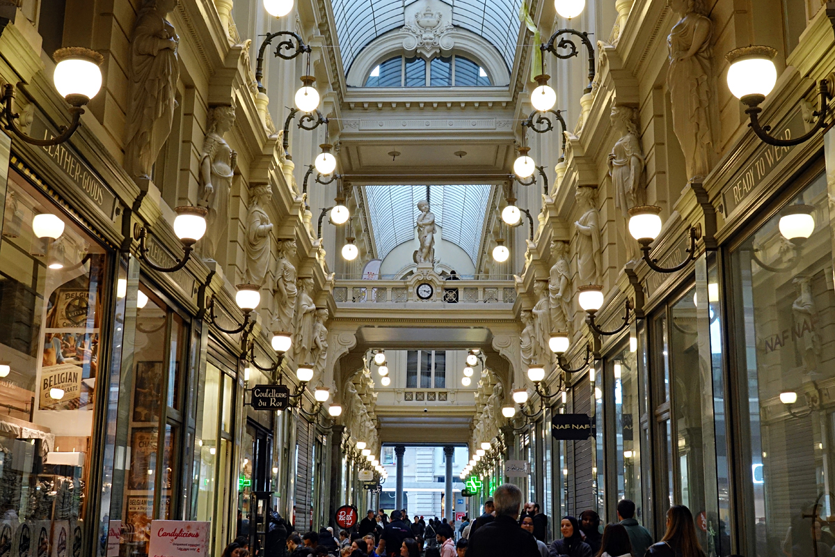 2025-10-31-Brüssel-BRU08471- Brüssel - Galeries Royales Saint Hubert