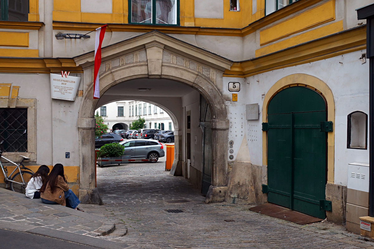 Heiligenkreuzerhof