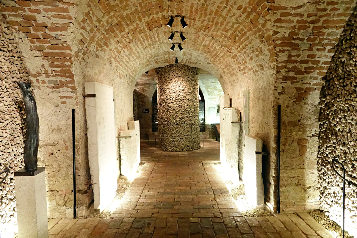 Brünn - Beinhaus der Kirche St. Jakob