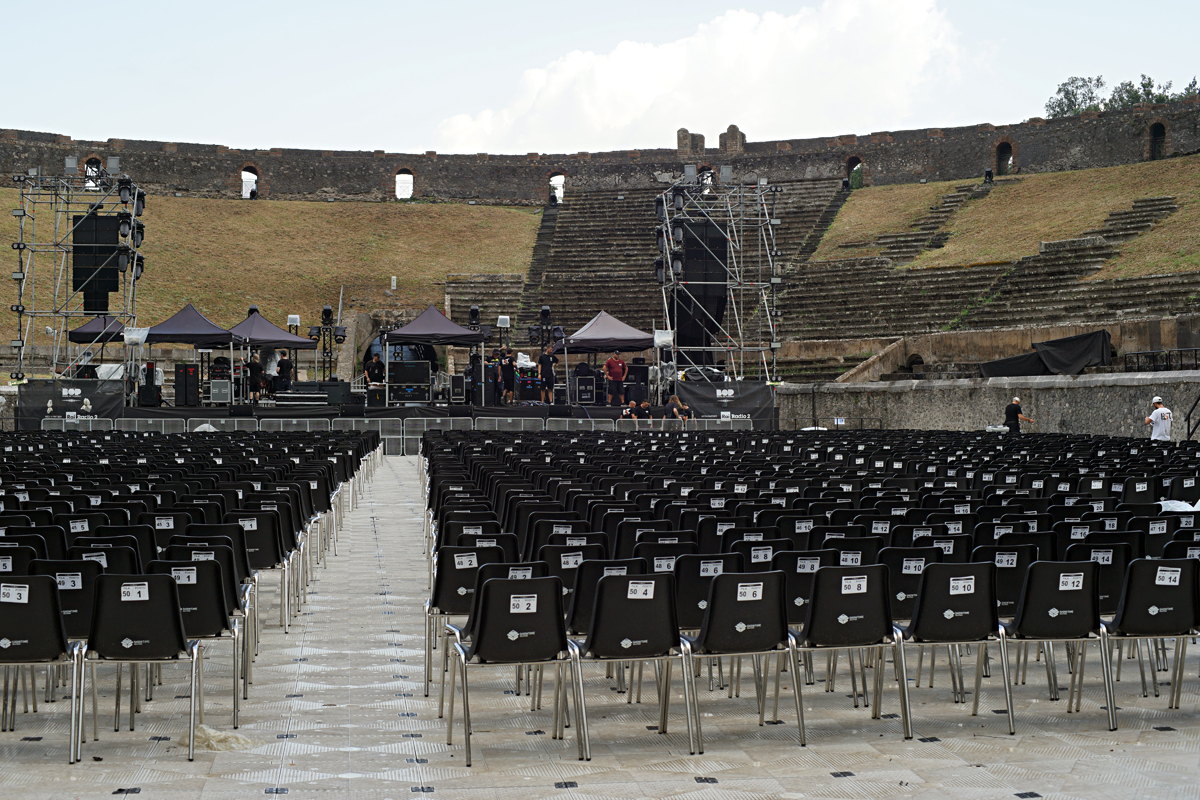 2026-07-27-Pompei-DSC08429 Pompeji - Vorbereitungen für Konzert